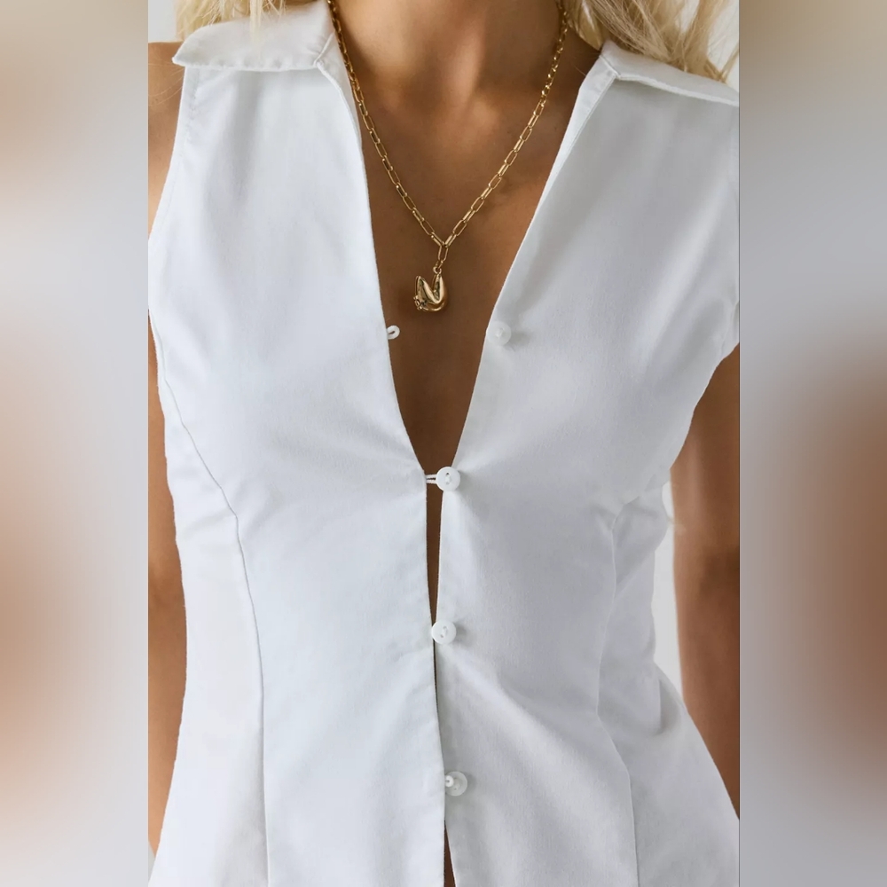 Urban Outfitters White Sleeveless Button-Front Collared Blouse